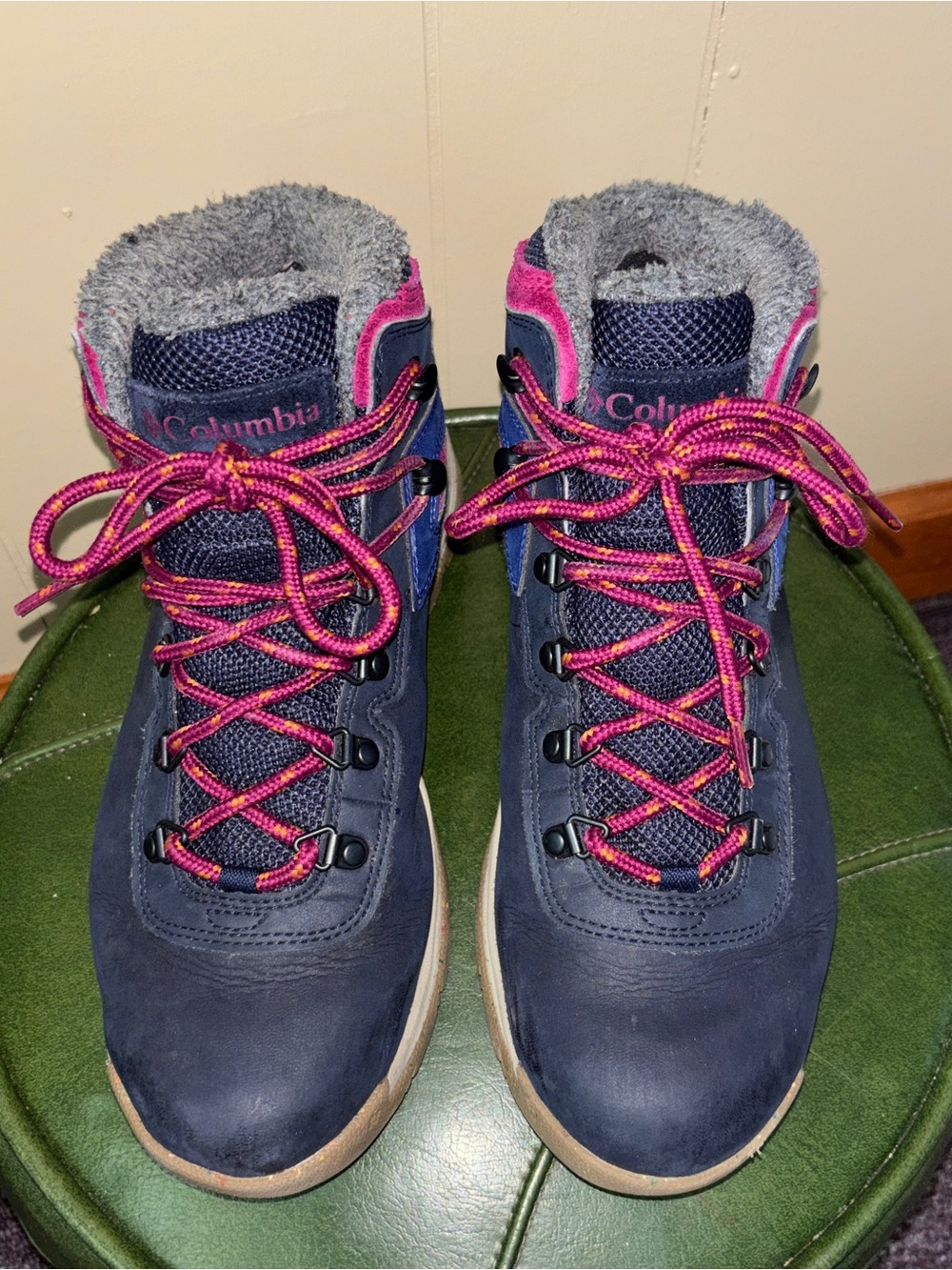 Columbia Women’s Navy Waterproof  Boots Size 10.5 Red Onion Laces Very Good